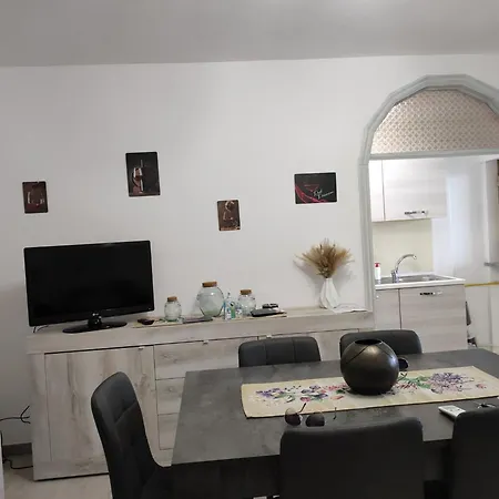 Casa 6 Posti Letto - Grazia Apartman *